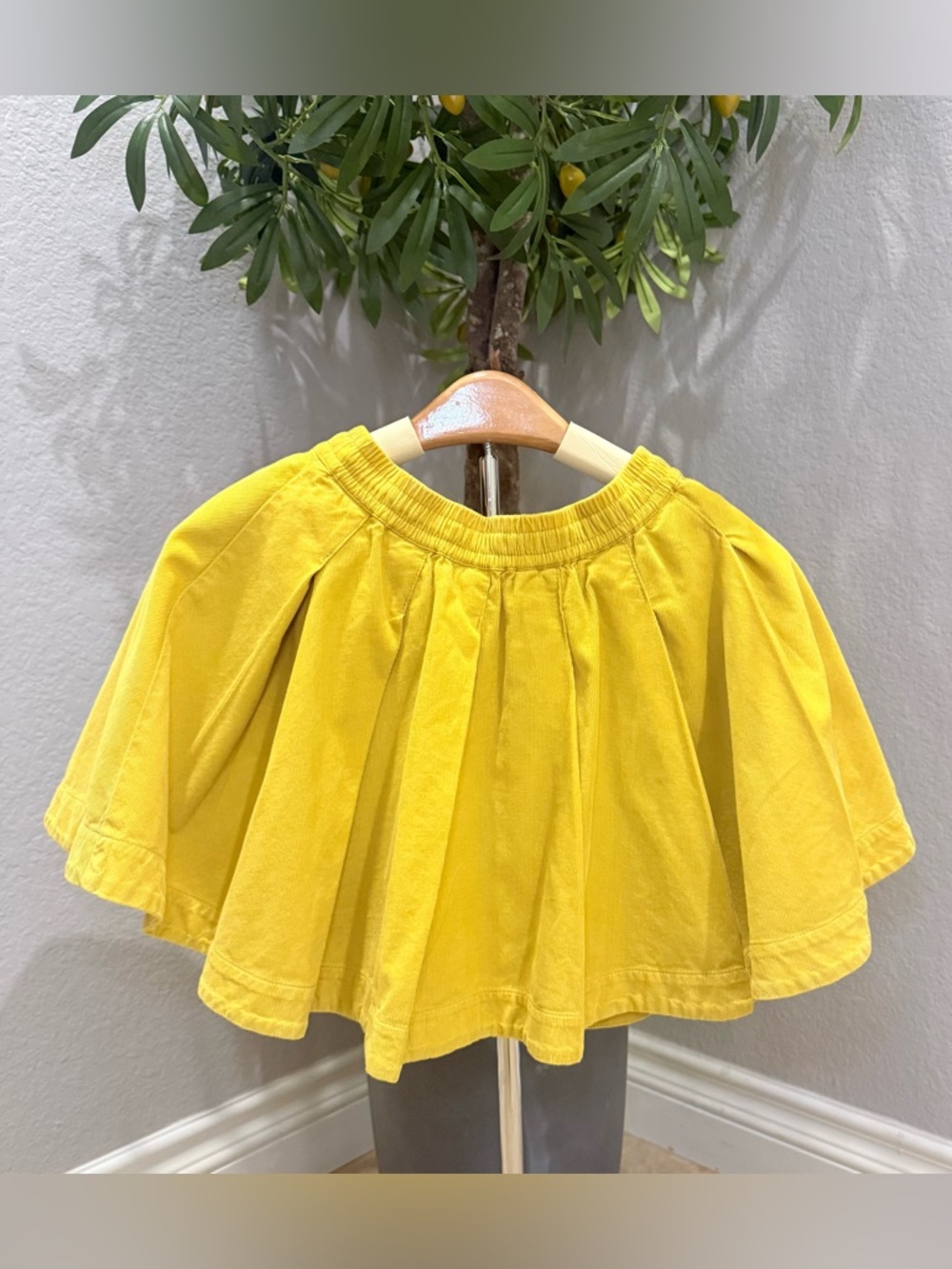 Mini Boden Girls Yellow Skirt Size 6-7 Cotton Pleated Elastic Waist Summer